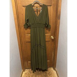 Everyday Chic Boutique Oliver Green Maxi Dress Size Medium